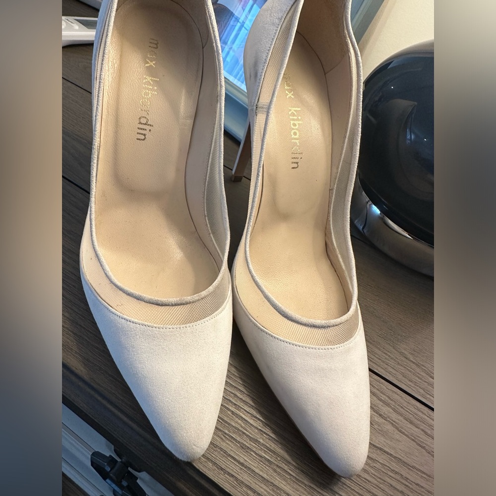 Max Kibardin - Suede Pumps in White, Size 40